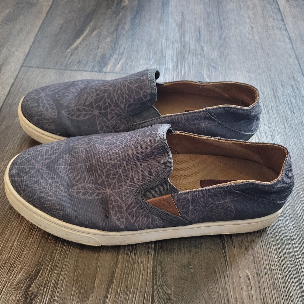 OluKai Gray Slip-On Shoes with Leaf Design - Picture 2 of 4